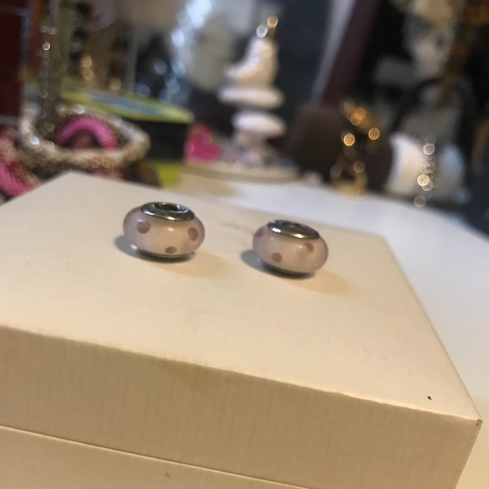 Pandora bead